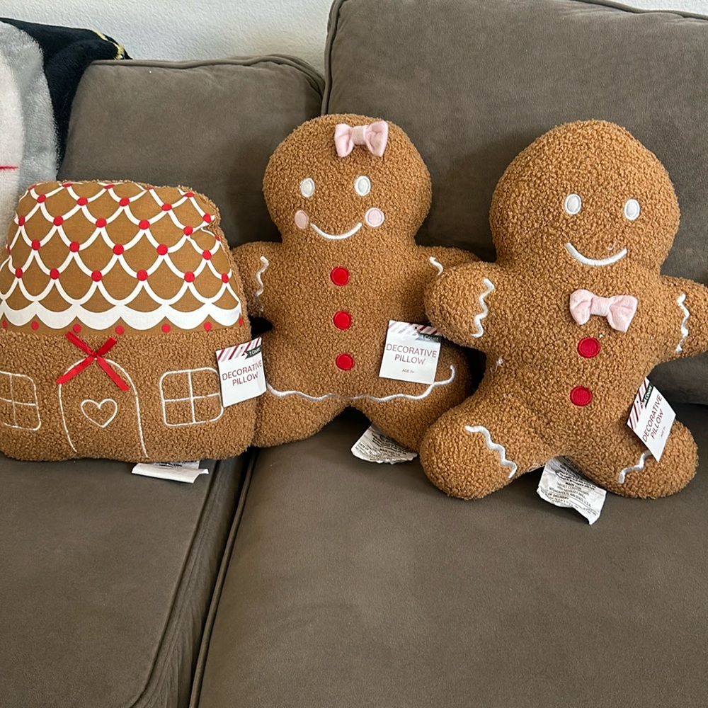 Gingerbread pillows